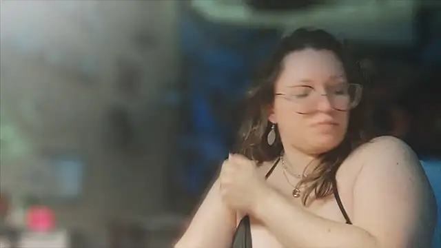 spunlikecottoncandy online show from October 14, 2025, 5:58 pm