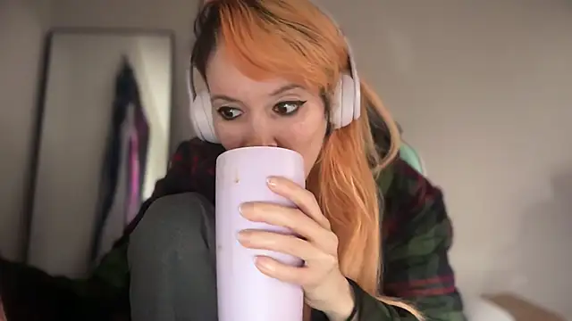 Snapshot of FRRANNKIE chatting on February 22, 2026, 12:58 pm FRRANNKIE online show from February 22, 2026, 12:58 pm