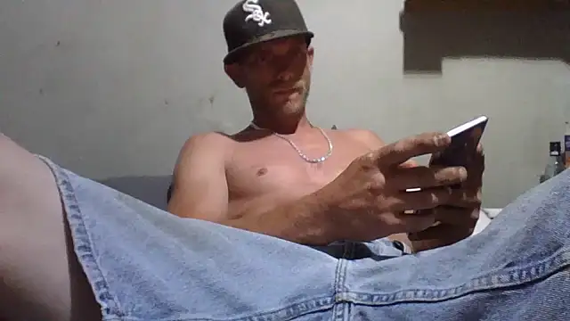 Snapshot of daddytim0 chatting on April 11, 2026, 11:31 pm daddytim0 online show from April 11, 2026, 11:31 pm