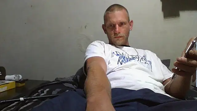 Snapshot of daddytim0 chatting on April 12, 2026, 6:24 pm daddytim0 online show from April 12, 2026, 6:24 pm