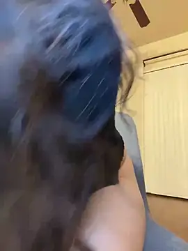 Natur4lBeautyb33 online show from December 6, 2024, 1:40 am