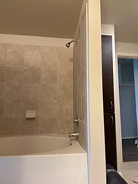 Natur4lBeautyb33 online show from December 17, 2025, 5:41 pm