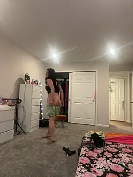 Snapshot of DominiqueX0 chatting on February 13, 2025, 5:22 pm DominiqueX0 online show from February 13, 2025, 5:22 pm