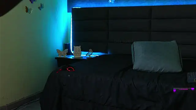 kathieandpovcock1 online show from January 8, 2025, 1:11 am