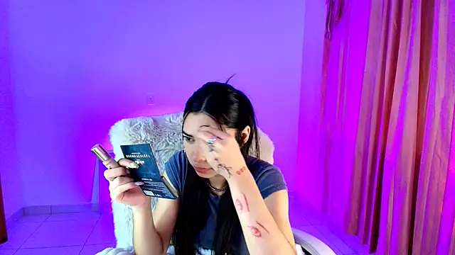 AmyOlimpo online show from January 6, 2026, 7:45 am