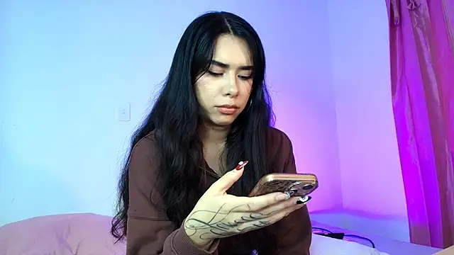 Snapshot of AmyOlimpo chatting on April 22, 2026, 11:17 pm AmyOlimpo online show from April 22, 2026, 11:17 pm