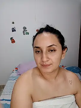 Snapshot of Angeelus2 chatting on April 24, 2026, 10:34 pm Angeelus2 online show from April 24, 2026, 10:34 pm