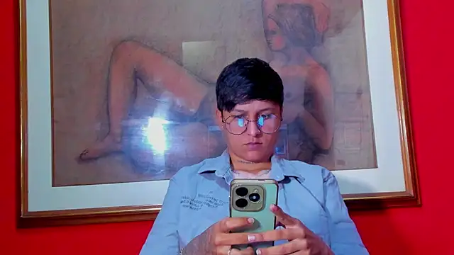 Snapshot of Tamarahryan chatting on May 6, 2026, 1:05 pm Tamarahryan online show from May 6, 2026, 1:05 pm