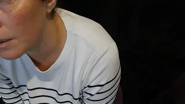 Snapshot of biboii chatting on November 3, 2025, 8:21 pm biboii online show from November 3, 2025, 8:21 pm