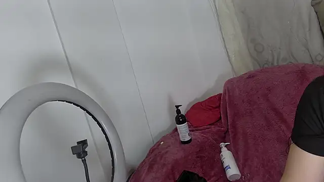 Snapshot of abby_taylor chatting on March 27, 2026, 9:42 am abby taylor online show from March 27, 2026, 9:42 am