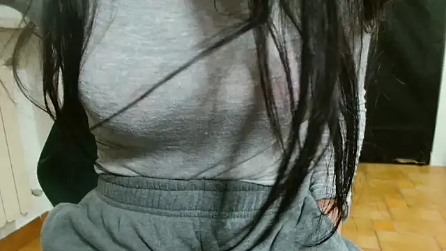 patatinahot87 online show from March 21, 2026, 4:43 pm