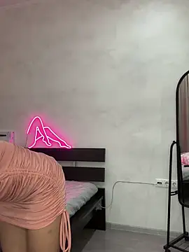 Snapshot of Milf_Tea chatting on February 16, 2025, 4:31 am Milf Tea online show from February 16, 2025, 4:31 am