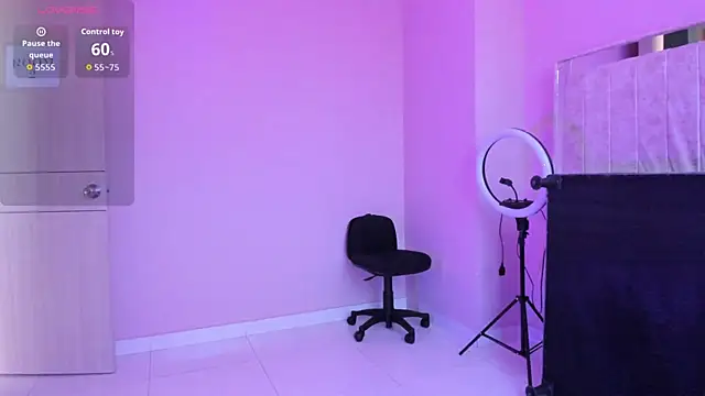 StefanyMiler online show from September 25, 2025, 8:34 pm