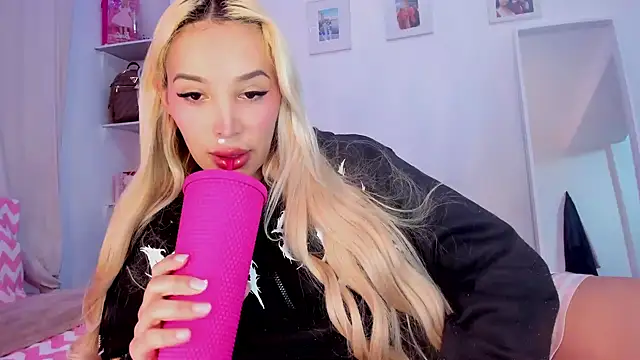  viioletweekend  online show from March 16, 2026, 8:57 pm