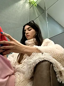 Sam Sara online show from November 10, 2025, 2:49 pm