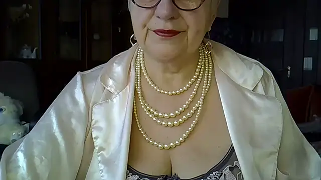 SweetCherry27 online show from March 18, 2025, 5:20 am