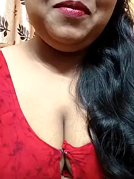 Snapshot of Sophiaboudi chatting on January 18, 2025, 5:37 pm Sophiaboudi online show from January 18, 2025, 5:37 pm