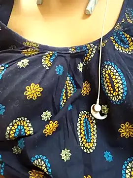 Snapshot of Sophiaboudi chatting on February 17, 2025, 5:53 pm Sophiaboudi online show from February 17, 2025, 5:53 pm