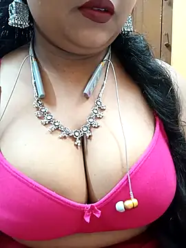 Snapshot of Sophiaboudi chatting on September 12, 2025, 7:25 pm Sophiaboudi online show from September 12, 2025, 7:25 pm