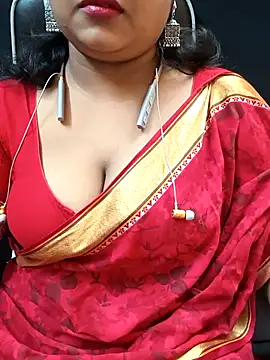 Snapshot of Sophiaboudi chatting on October 18, 2025, 6:19 pm Sophiaboudi online show from October 18, 2025, 6:19 pm