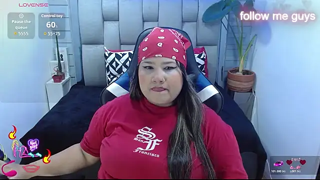 Snapshot of evelin_zaens chatting on June 21, 2026, 8:11 pm evelin zaens online show from June 21, 2026, 8:11 pm