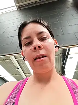 Snapshot of johannatb chatting on February 4, 2026, 5:19 pm johannatb online show from February 4, 2026, 5:19 pm