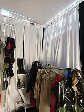 Snapshot of LatexDevil_Blondie chatting on June 6, 2026, 9:30 pm LatexDevil Blondie online show from June 6, 2026, 9:30 pm