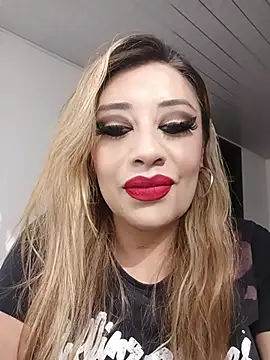 Snapshot of LatexDevil_Blondie chatting on July 8, 2026, 1:15 pm LatexDevil Blondie online show from July 8, 2026, 1:15 pm