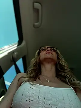 MessyNastyQueen online show from March 19, 2025, 6:12 pm