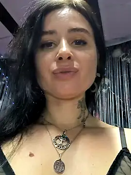 Snapshot of KikiXRed chatting on January 17, 2025, 6:54 pm KikiXRed online show from January 17, 2025, 6:54 pm