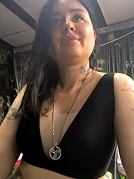KikiXRed online show from July 21, 2026, 11:12 am