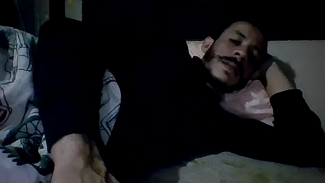 Snapshot of MachoScorpionCaralho chatting on April 25, 2026, 10:18 pm MachoScorpionCaralho online show from April 25, 2026, 10:18 pm