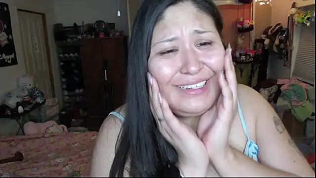 Cupcakecutie449 online show from May 15, 2026, 4:41 am