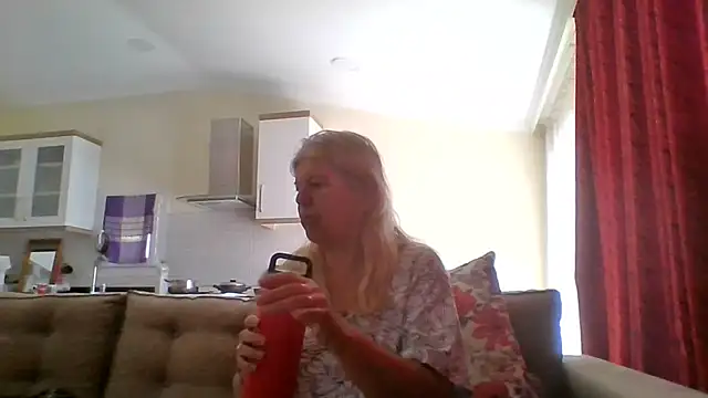 TrustfulVampire1 online show from April 18, 2026, 9:57 am