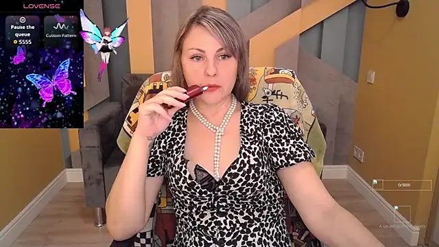 Candy Long online show from October 20, 2025, 5:30 am