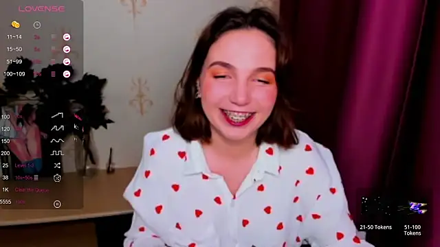 KindHazelHere  online show from September 8, 2025, 8:19 pm