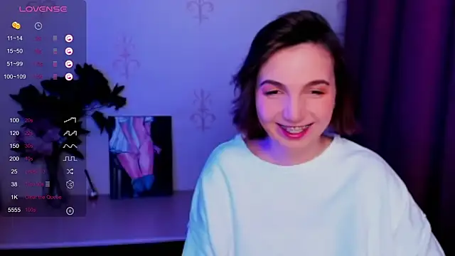 KindHazelHere  online show from October 14, 2025, 11:22 am