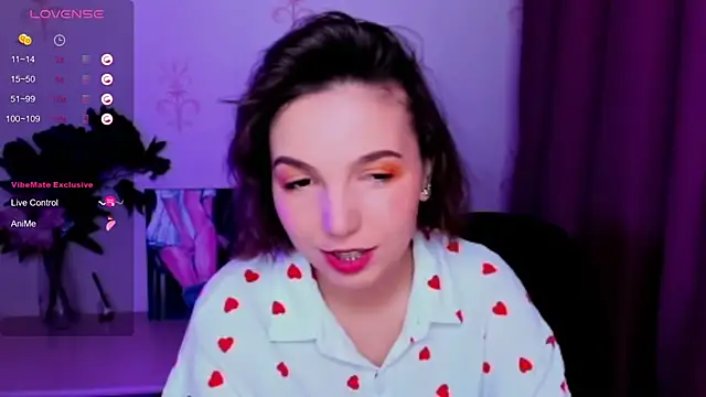 KindHazelHere  online show from October 18, 2025, 8:15 am