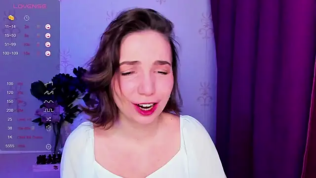 KindHazelHere  online show from February 4, 2026, 8:09 am