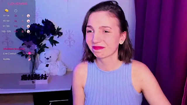 KindHazelHere  online show from February 15, 2026, 7:51 am