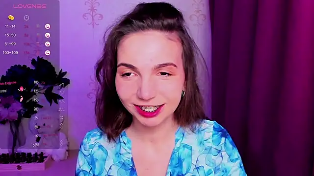 KindHazelHere  online show from March 3, 2026, 5:08 pm