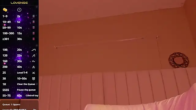 Snapshot of Angelllica_ chatting on February 20, 2025, 8:39 am Angelllica online show from February 20, 2025, 8:39 am