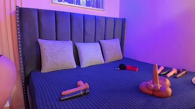 ashlye miller  online show from September 17, 2025, 4:14 am