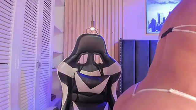 ashlye miller  online show from April 7, 2026, 4:02 am