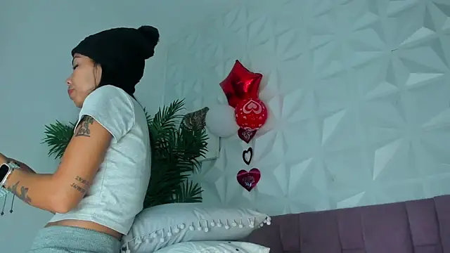 Hellen Sky online show from February 17, 2026, 7:09 pm