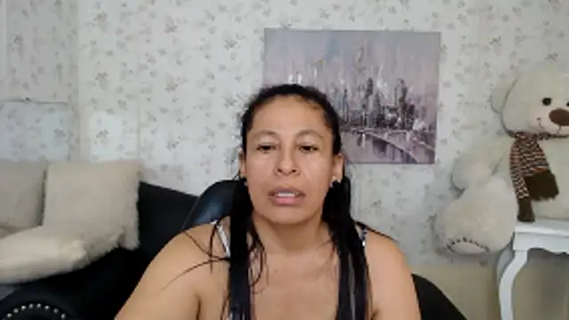 mature martina online show from May 31, 2026, 1:07 pm