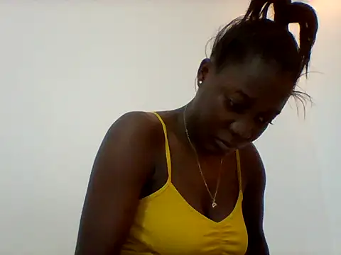 Snapshot of Alessandrajenna chatting on February 15, 2026, 6:43 am Alessandrajenna online show from February 15, 2026, 6:43 am