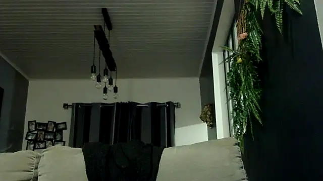 feline27 online show from March 4, 2026, 8:37 pm