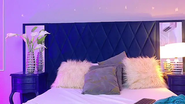 Margaret Saunders online show from December 19, 2025, 7:43 pm