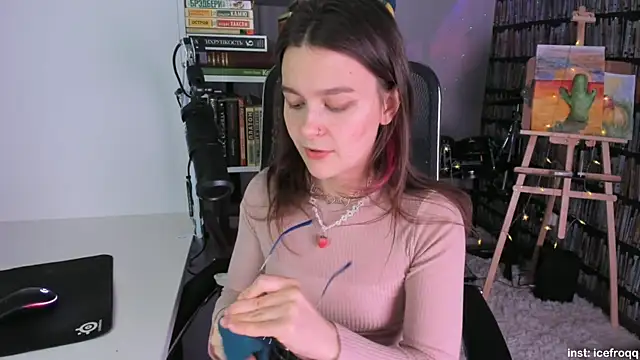 icefroqq online show from February 3, 2025, 8:13 pm